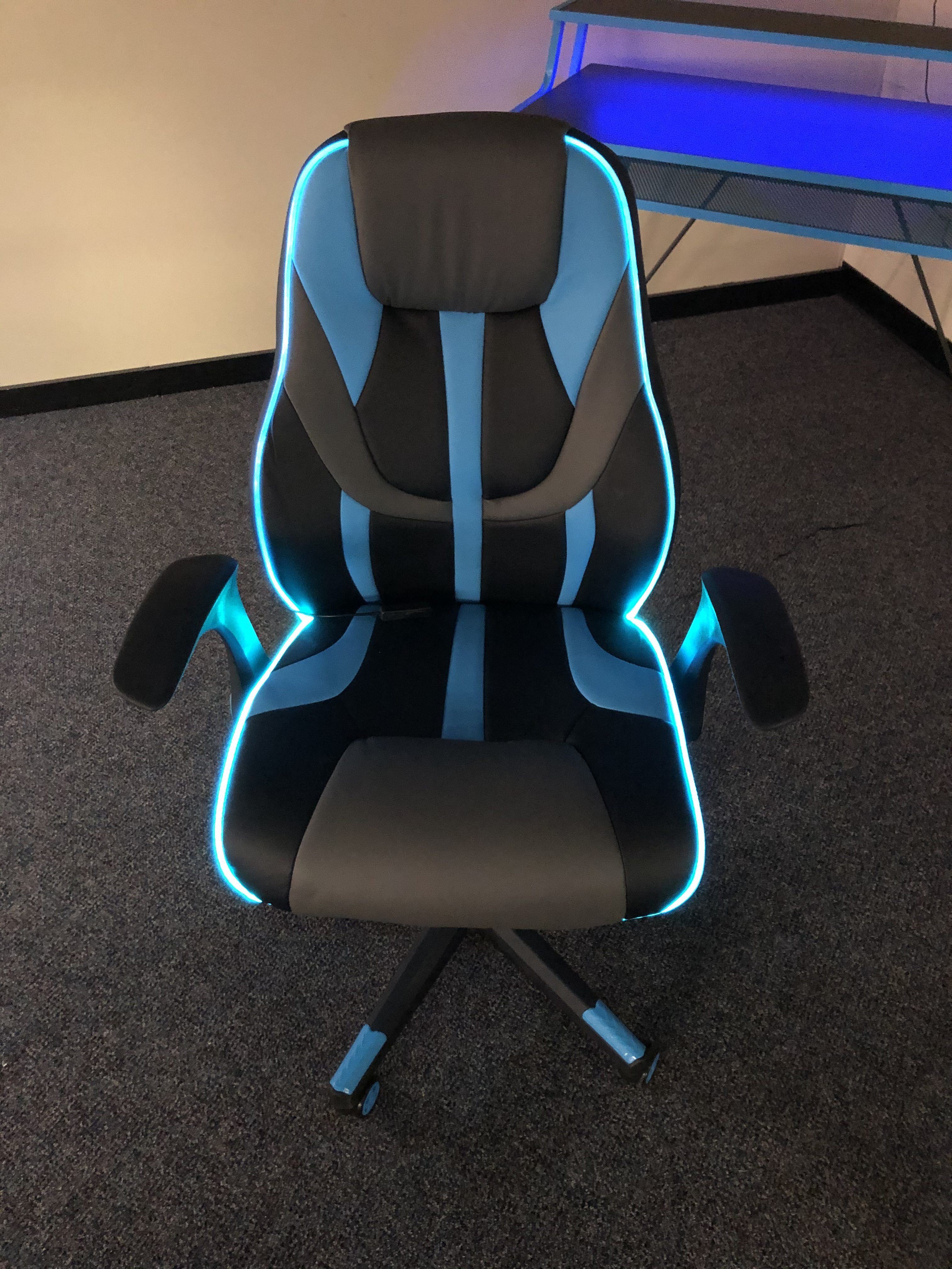 New MidBack Gaming Chair (LIGHTS UP!) NewUsed Office