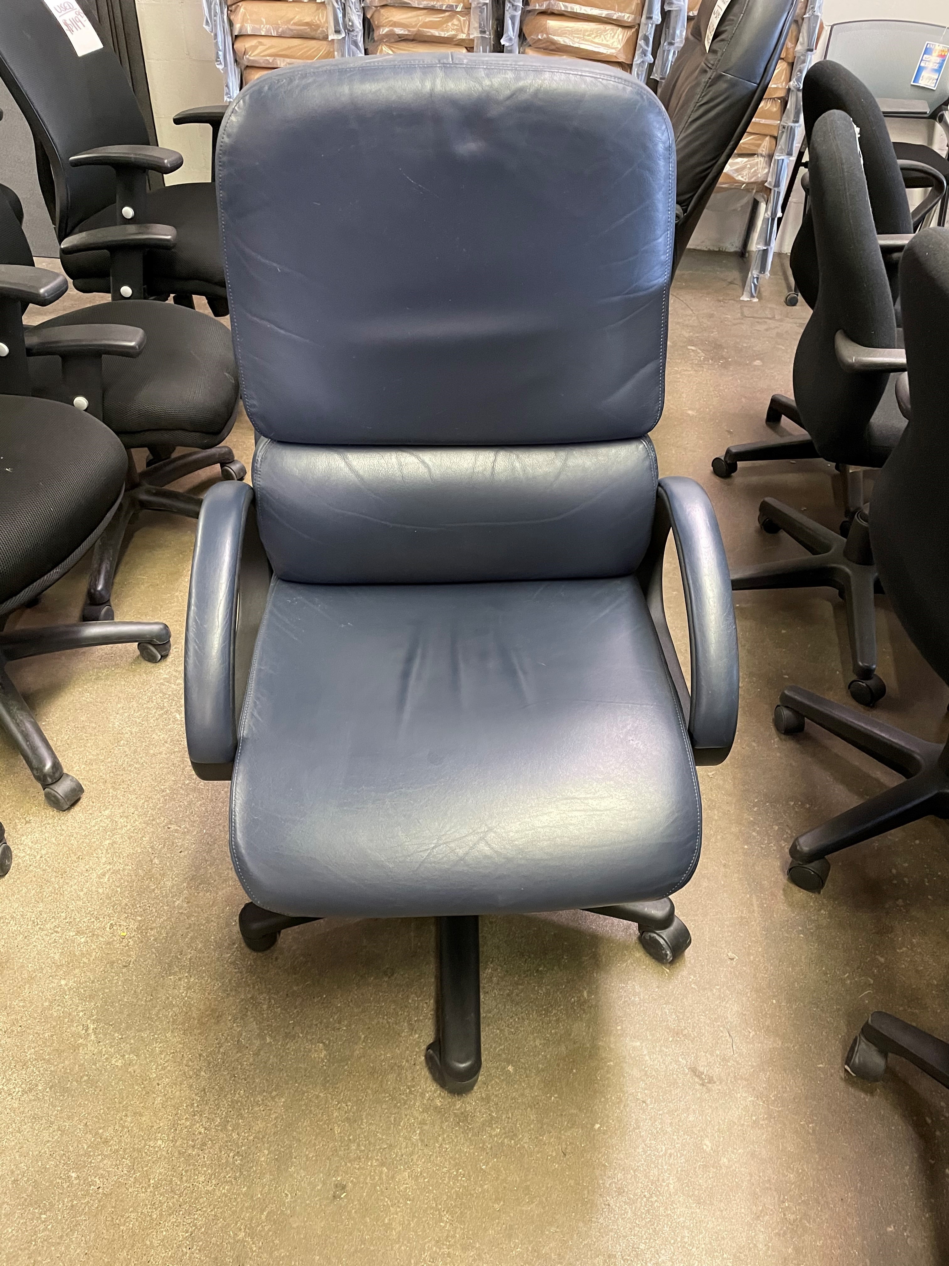 Used LA-Z-BOY Executive Chairs | | New-Used Office Furniture, office chairs,  conference tables, desks Indianapolis, Indiana