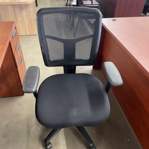 Rental Return Fully Loaded Mesh Back Chair